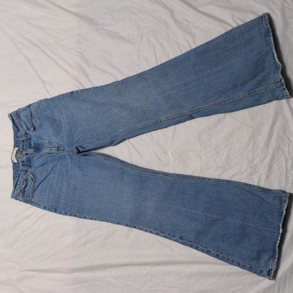 Abercrombie & Fitch The Vintage Flare High Rise Jeans Size 28/6